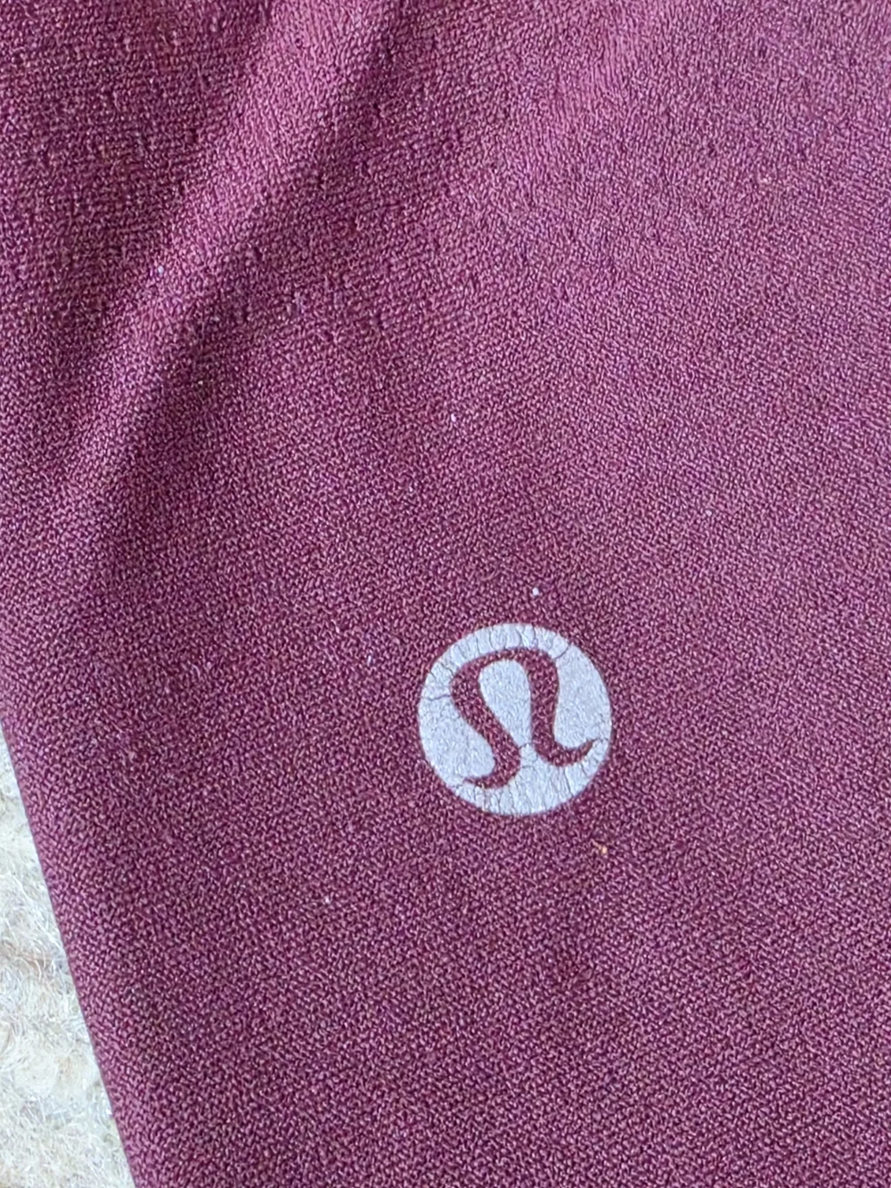 Lululemon Zoned In Tight Maroon Reflective Run Leggings 8 Breathable 27
